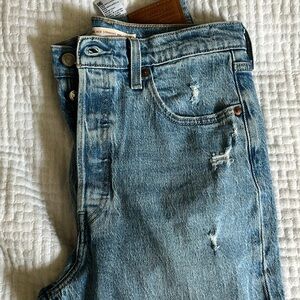 NWOT Levis Ribcage straight ankle